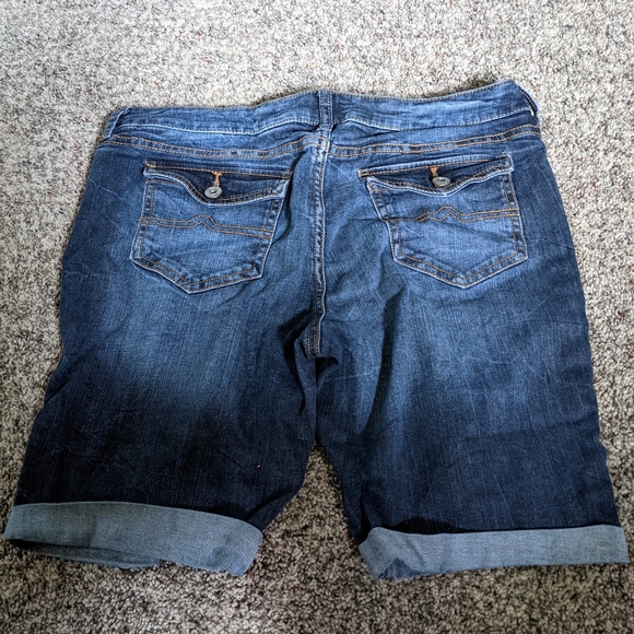 Jean shorts - Picture 2 of 3